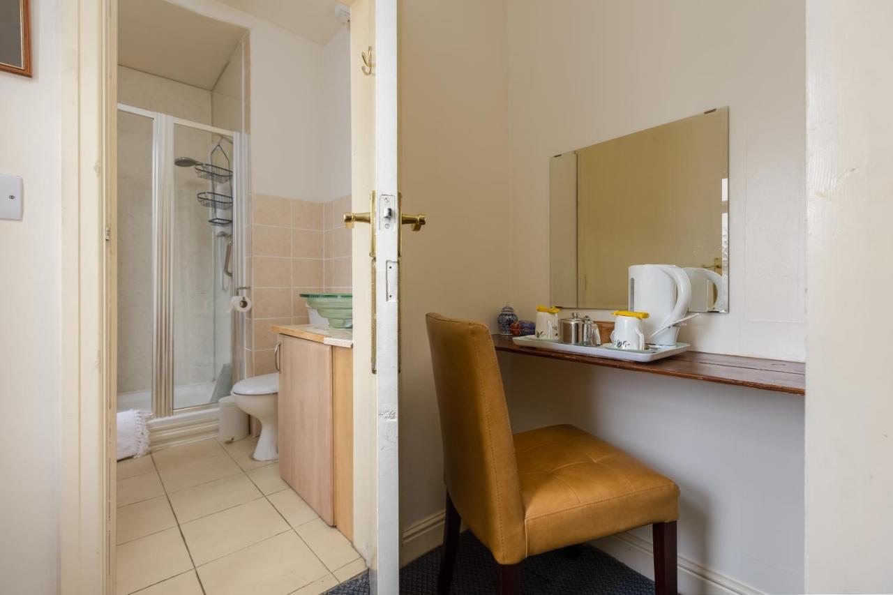 Bed and Breakfast Crossways Пикеринг Экстерьер фото